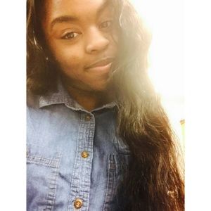 Meet your Posher, Denisha